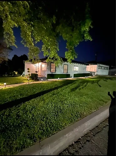 248 E 50th St Photo 1
