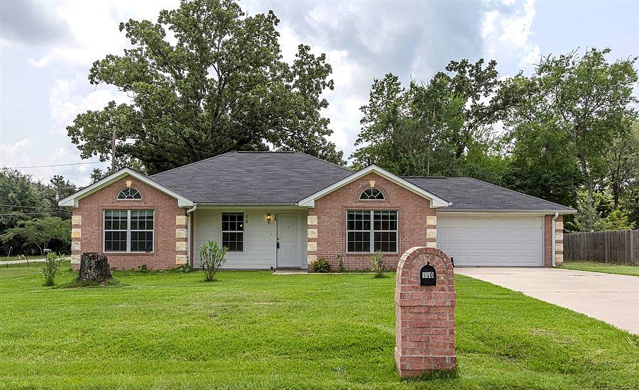 1st image of 110 Oakwood Dr