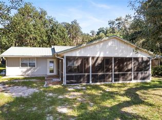 150 Long Lake Rd, Hawthorne, FL 32640