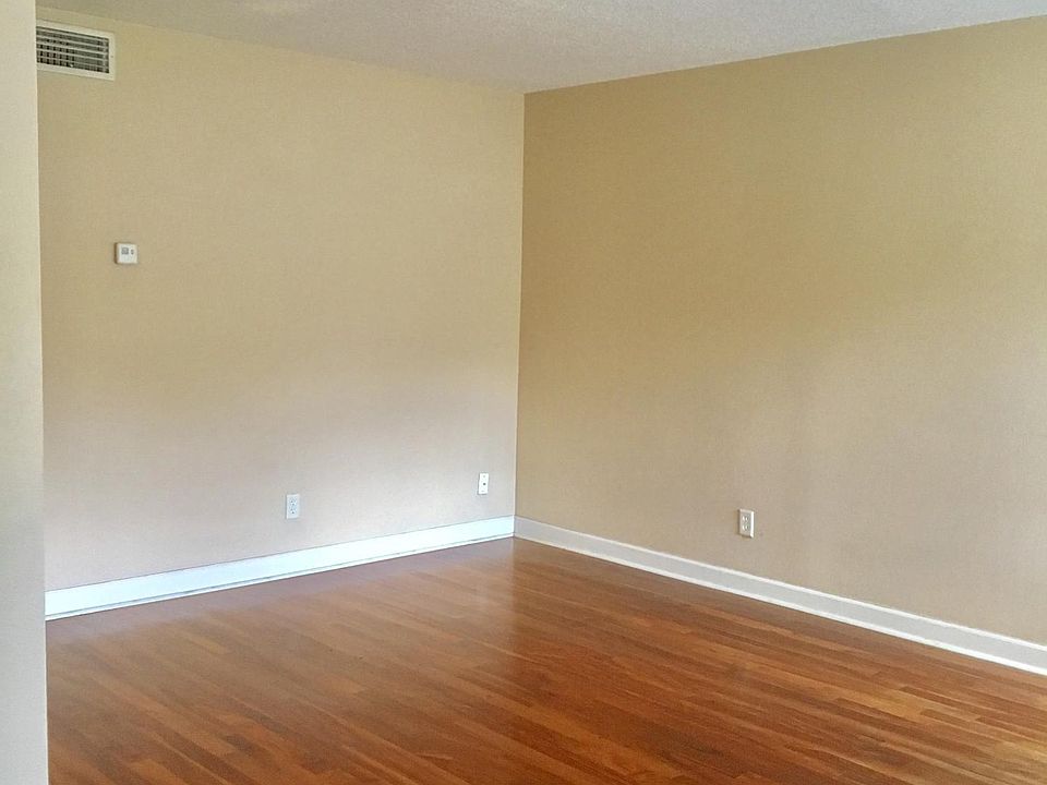 1st image of 1800 Park Ave APT 465