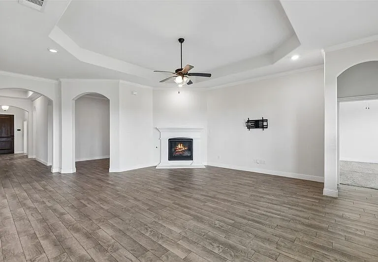 2513 Loudon St W — Photo 3