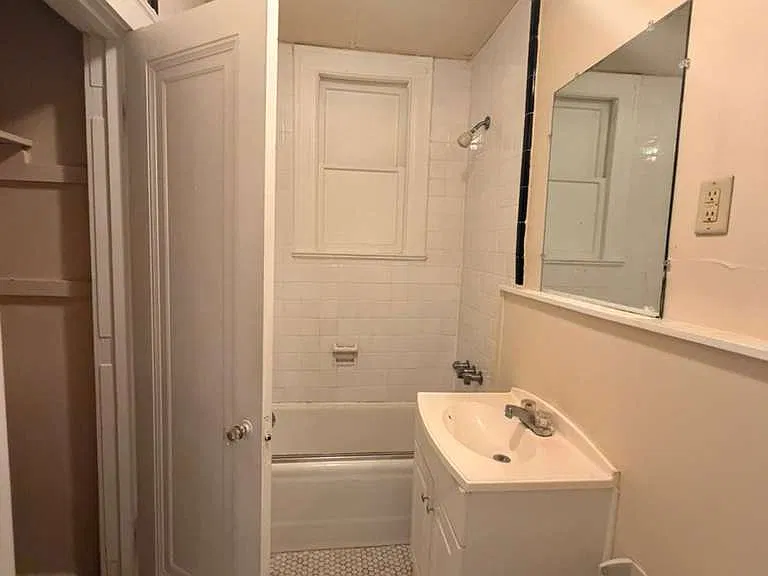305 Main St #1A — Photo 4