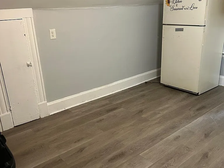 112 Shelley St #4 — Photo 6