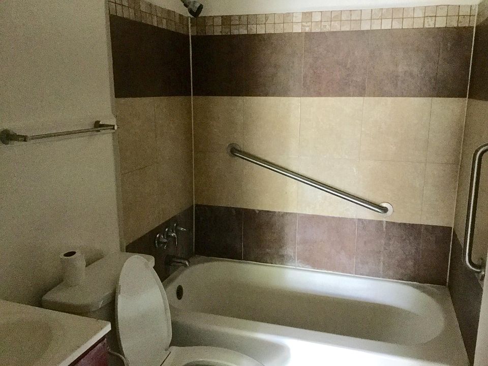 2nd image of 1001 Mason St #1001