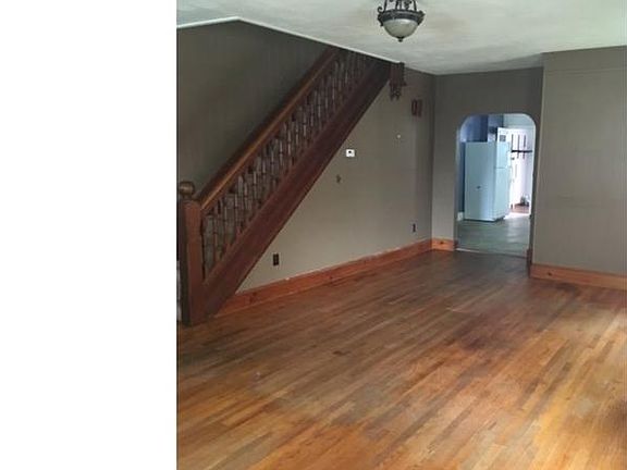 3rd image of 518 W 2nd Ave