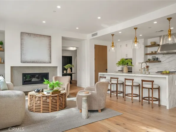 4261 Uptown Newport Dr #1, Newport Beach, CA 92660