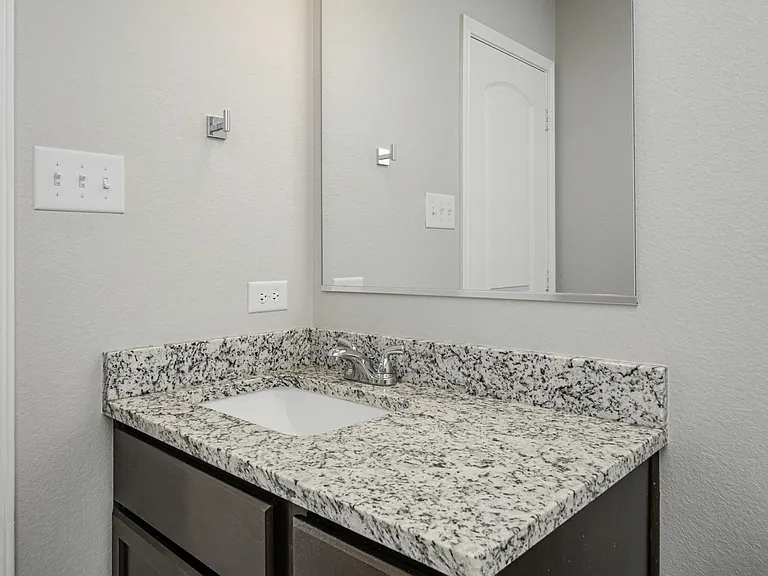 517 Fallbrook Dr — Photo 49