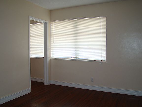 4th image of 1931 NE 51st St APT 20
