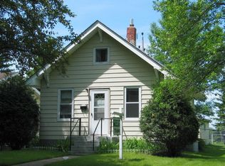 512 S 9th St, Grand Forks, ND 58201