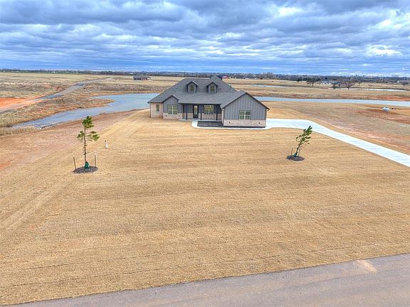 3rd image of 973 Hadley Ln
