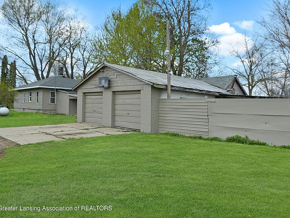 4th image of 2881 Devine Rd