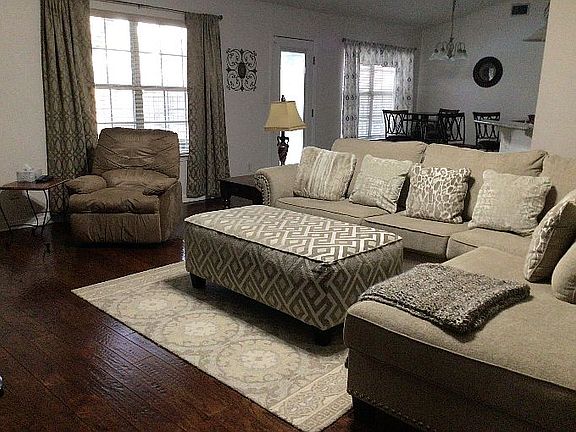 4th image of 3984 Holleyberry Ln
