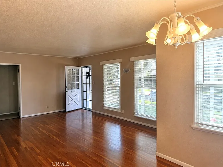 14461 Cullen — Photo 2