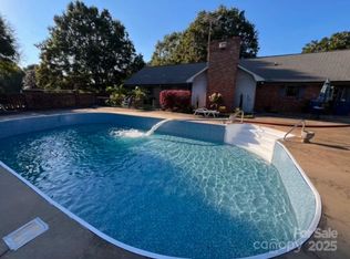 102 3rd Ave SE, Catawba, NC 28609