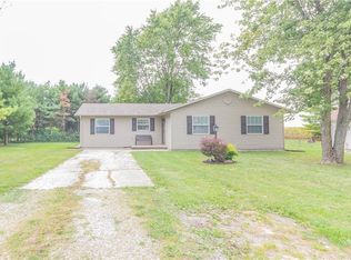3 Apple Dr, Mattoon, IL 61938