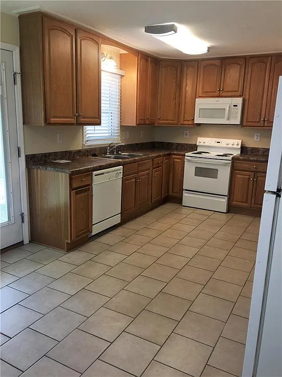 2 bed, 1.5 bath, 1200 sqft, $1,500 — Photo 4