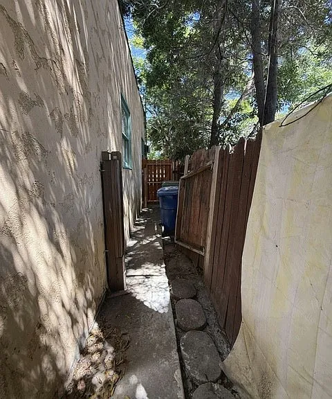 1347 N Citrus Ave — Photo 21