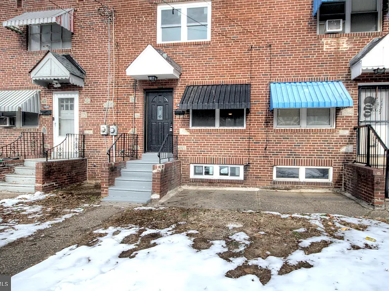 1327 Jackson St — Photo 41