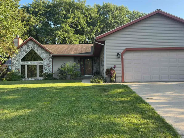 111 Tena Marie Cir, Lodi, WI 53555