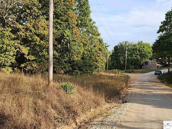 4th image of Hiawatha Dr