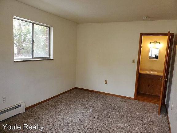 3rd image of 926 James Ct #11205892