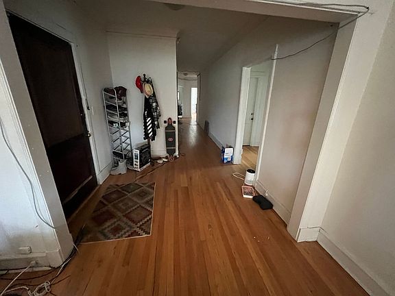 3rd image of 2537-41 N Farwell Ave APT E