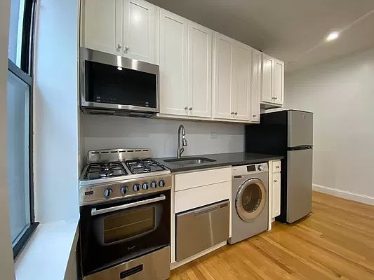 3rd image of 506 W 135th St #54