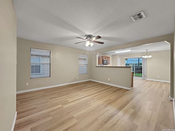 3rd image of 12215 Glendale Park