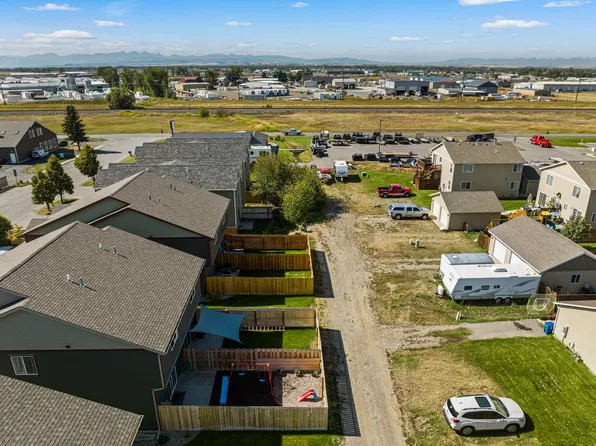 97 9th St #A, Belgrade, MT 59714