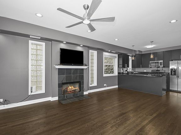 4th image of 2840 N Damen Ave #2