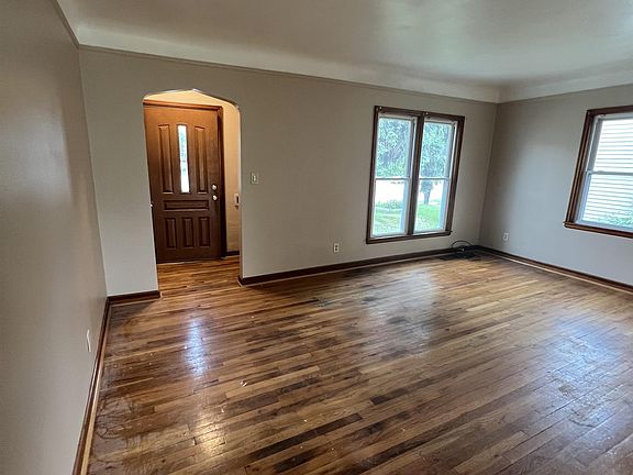 4th image of 4565 Upton Ave N