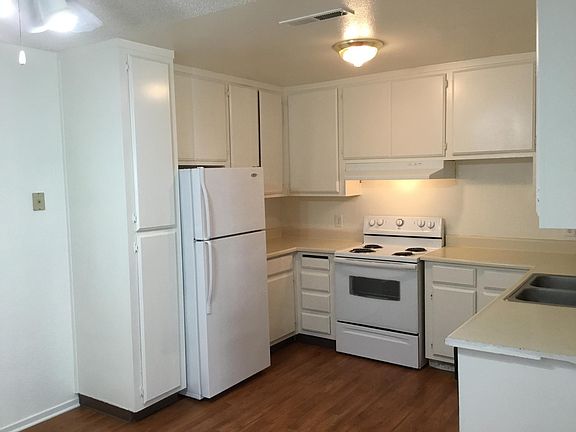 3rd image of 1003 N Peach Ave APT 119