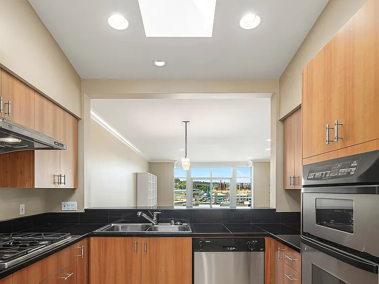 80 E Roanoke St #19 — Photo 12