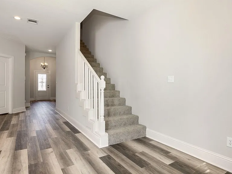 5401 Zephyr Ln — Photo 18