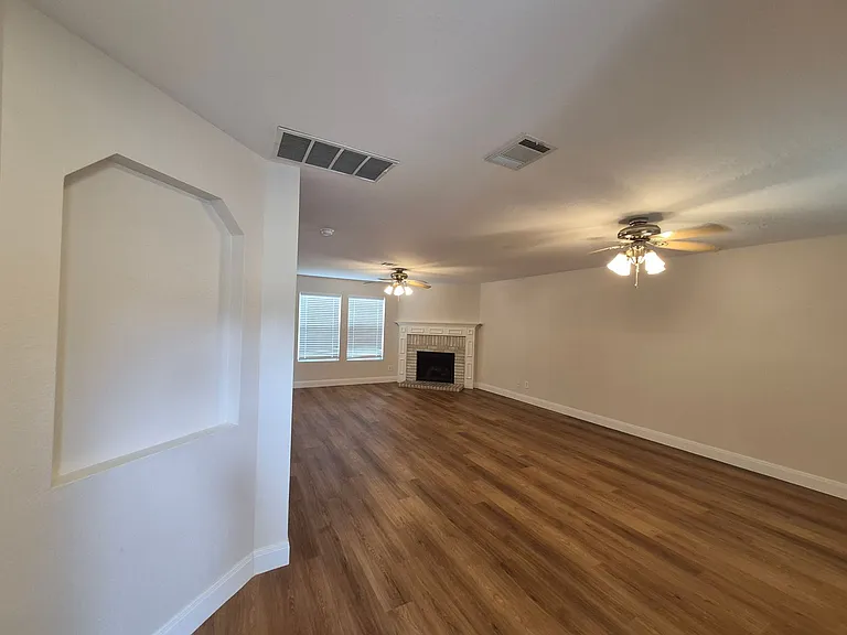 12634 Carriage Blvd — Photo 3