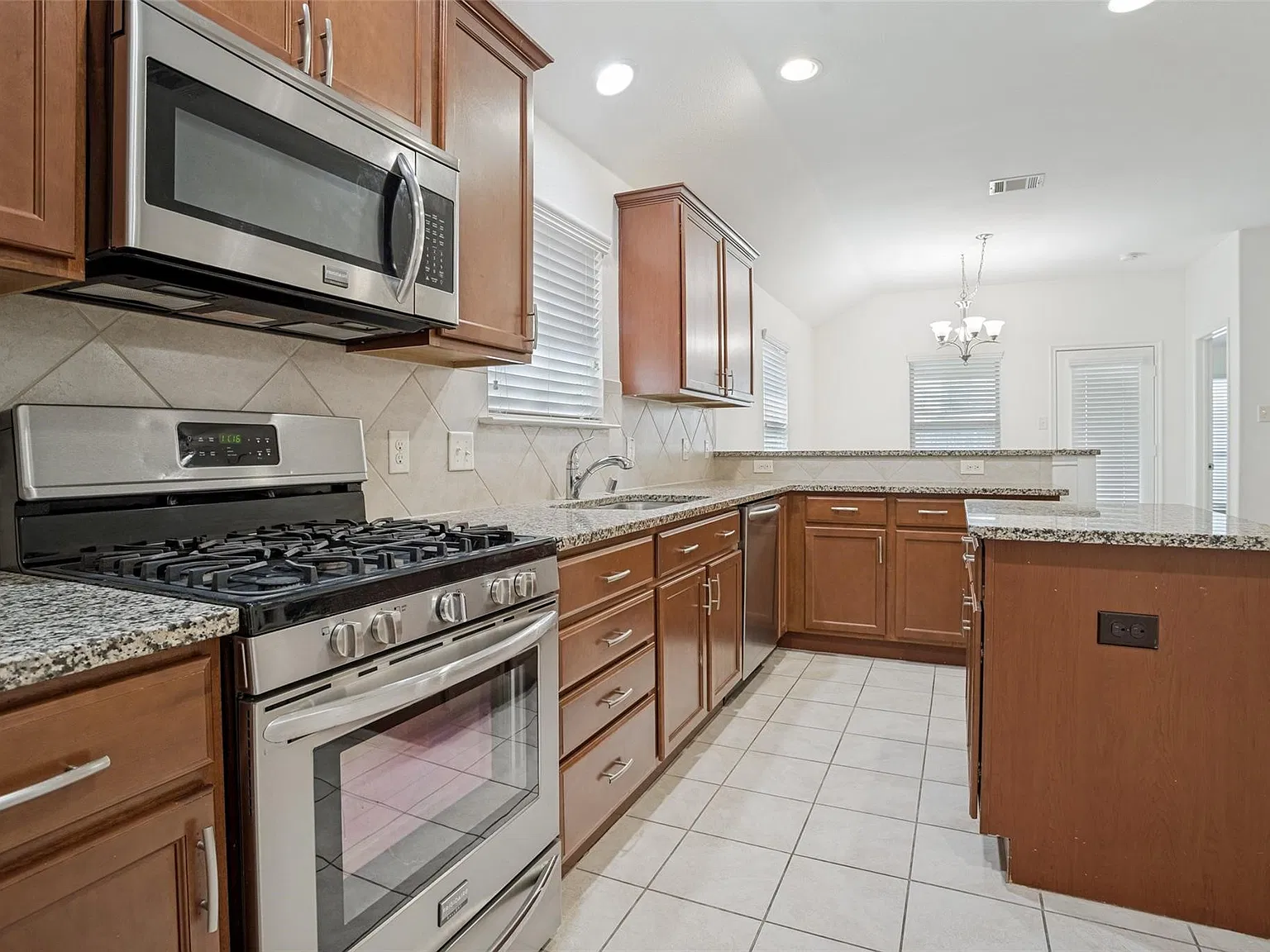 3 bed, 1532 sqft, $2,199 — Photo 3