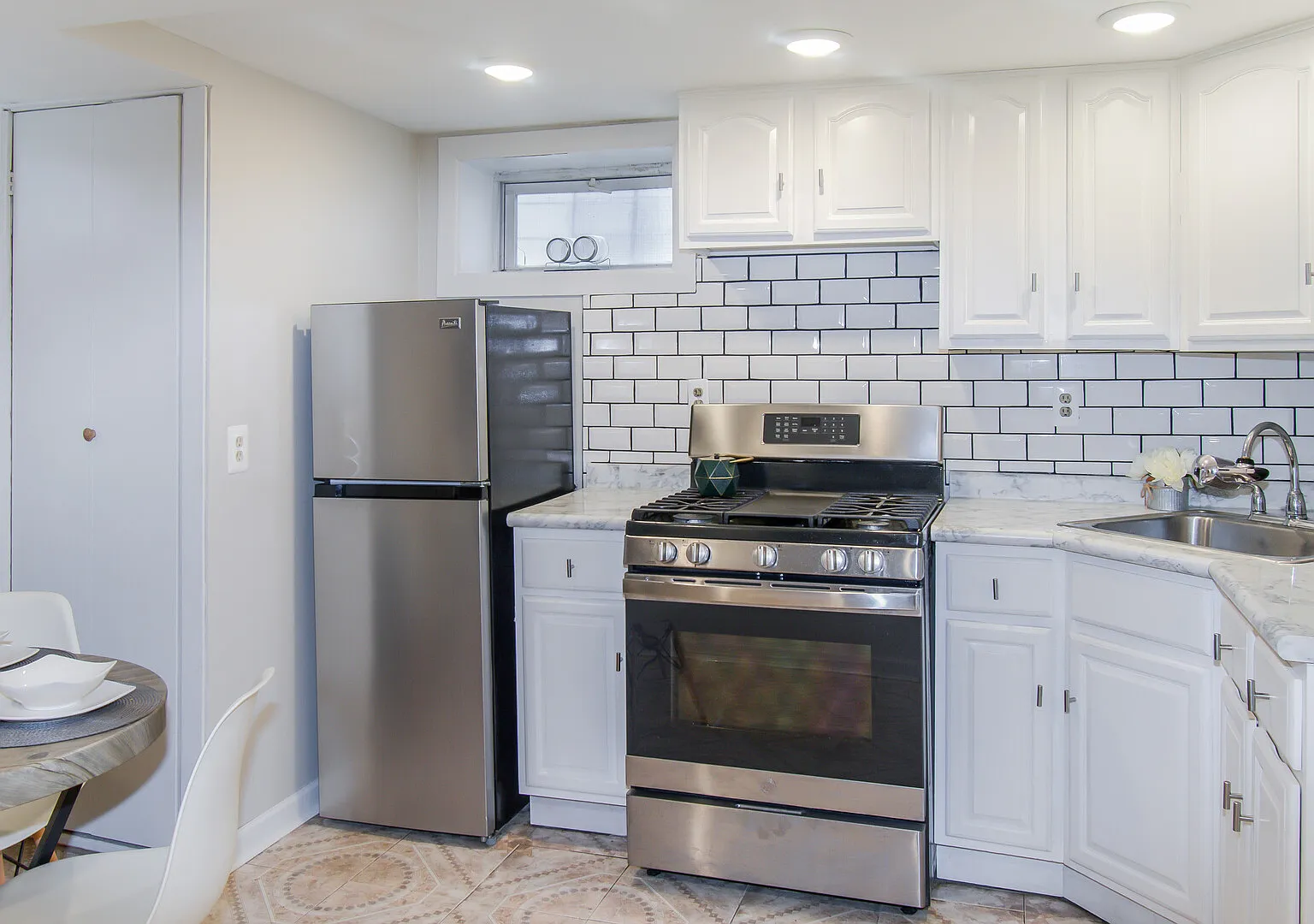 Cozy apartment 15 min from airport & hospital — Photo 4