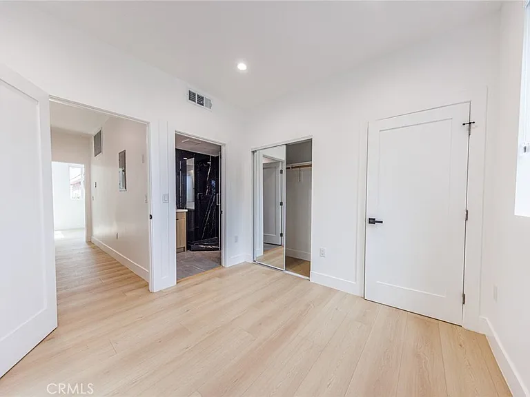 1065 S Corning St #C — Photo 23