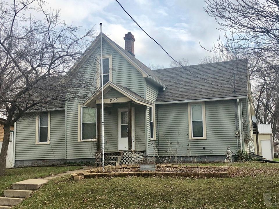 1st image of 820 S 11th St