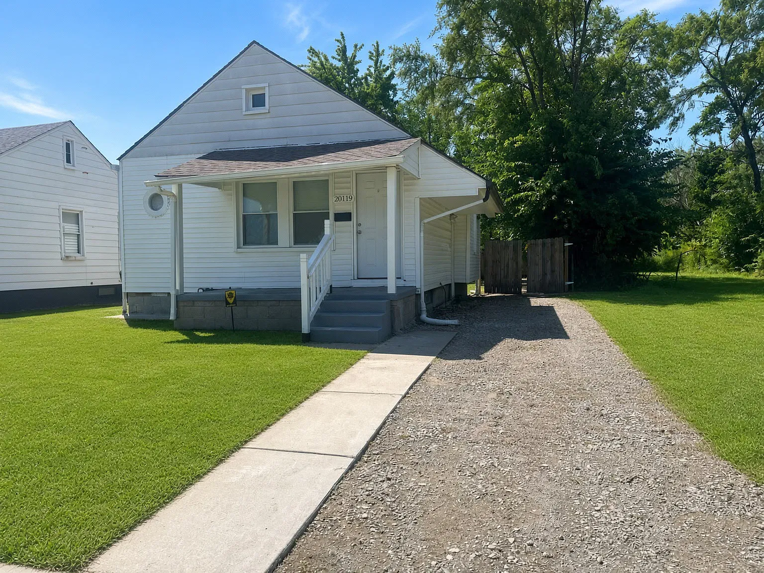 2 bed, 646 sqft, $1,200 — Photo 1