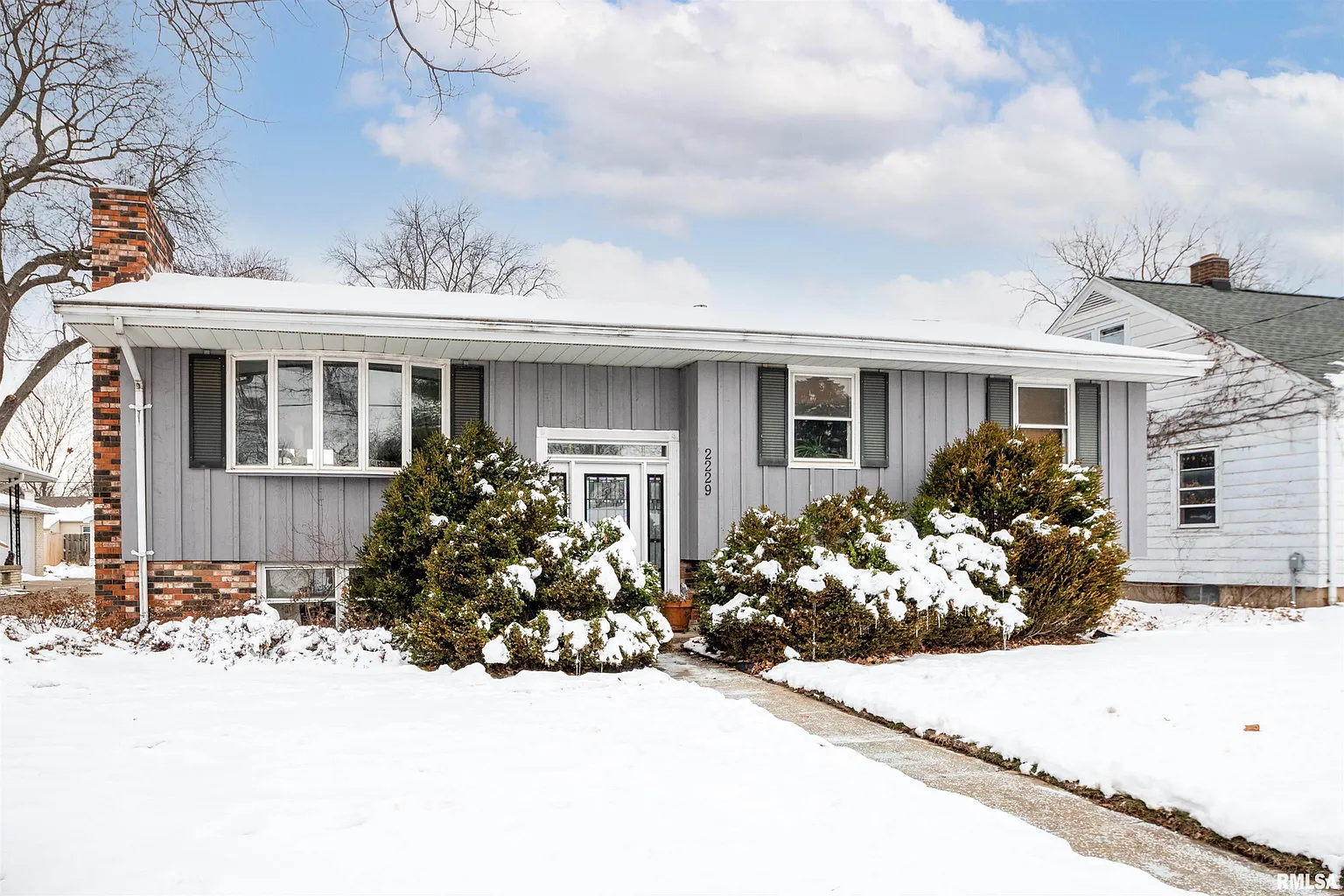 2229 W Callender Ave photo 1