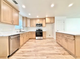 437 Lynette Pl APT B, Manteca, CA 95337