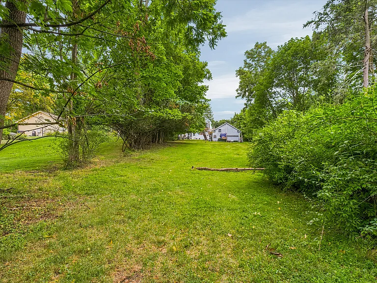 108 Hooker Ave — Photo 45