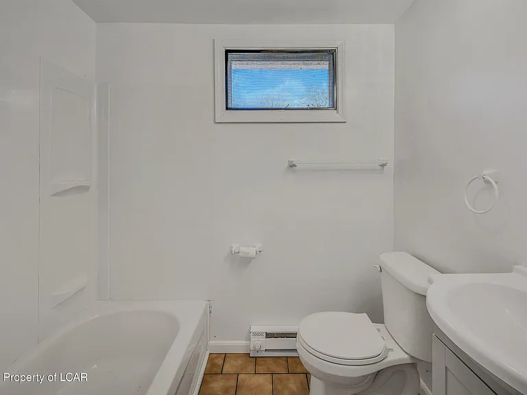 323 Vaughn St — Photo 11