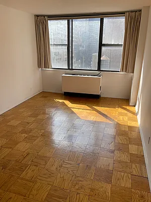 Rented by R New York | media 23