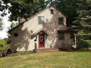 518 Park Ln, Brooklyn, MI 49230