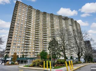 555 North Ave APT 8N, Fort Lee, NJ 07024
