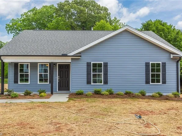 4504 Lasley Dr, Winston Salem, NC 27105