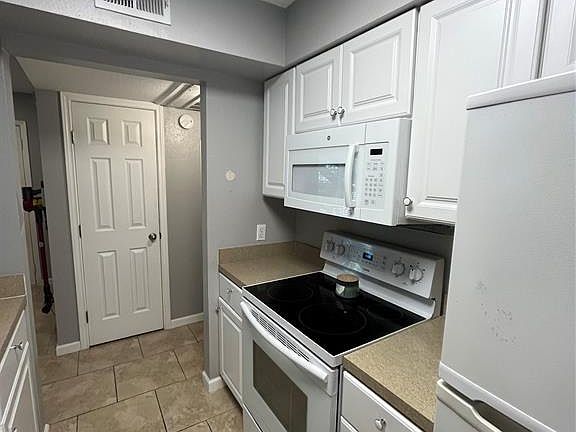 2nd image of 1705 Crossing Pl APT 131