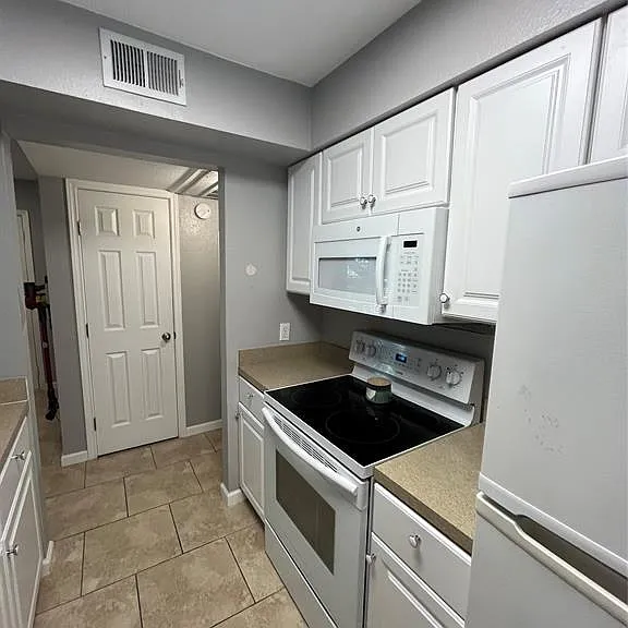 1705 Crossing Pl #131 — Photo 2